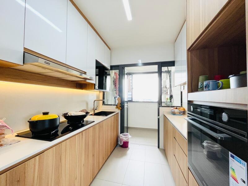 464B Clementi Avenue 1 HDB Flat For Sale at S$ 1,400,000 | PropertyGuru Singapore - Kitchen