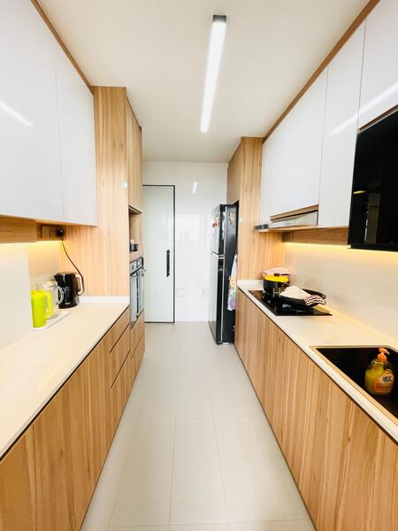 464B Clementi Avenue 1 HDB Flat For Sale at S$ 1,400,000 | PropertyGuru Singapore - Kitchen