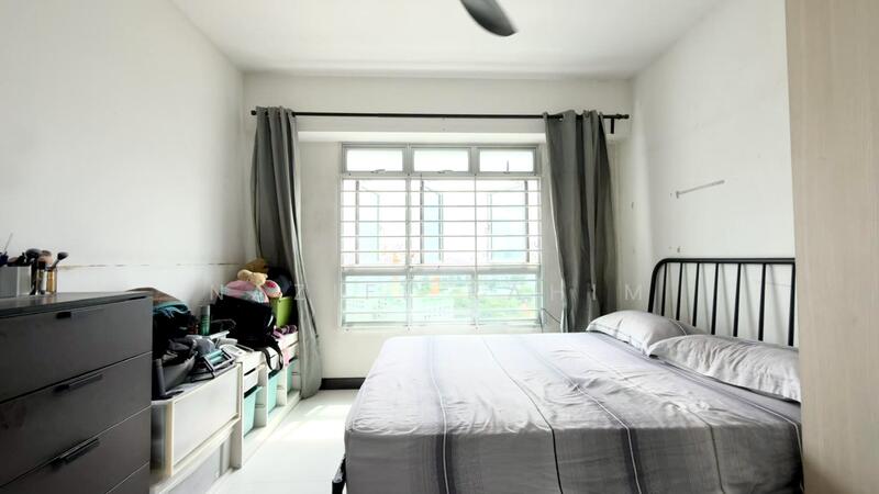 633B Senja Road HDB Flat For Sale at S$ 620,000 | PropertyGuru Singapore - Master Bedroom