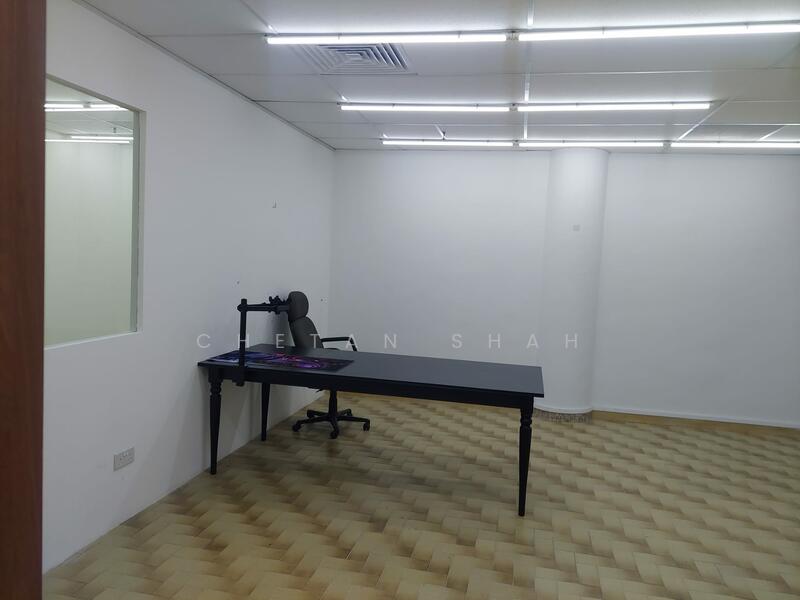 Sim Lim Tower, 10 Jalan Besar, 1,582 sqft, Other Retail For Rent, by Chetan Shah, 500050044 - Interior - CommercialGuru.com.sg
