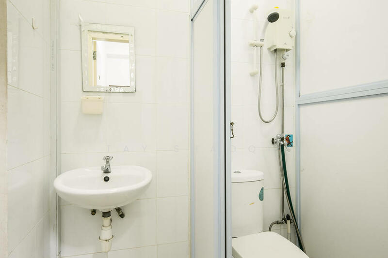 People's Park Complex, 1 Park Road, Room Rental, 130 sqft, Apartment For Rent, by Tay Shaoqi, 500050090 - Bathroom - PropertyGuru.com.sg