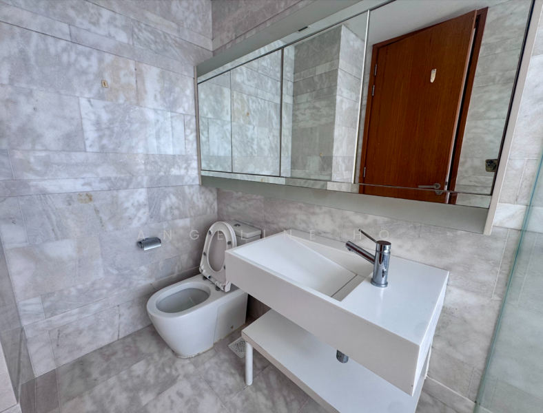 Floridian Condominium For Sale at S$ 4,620,000 | PropertyGuru Singapore - Bathroom