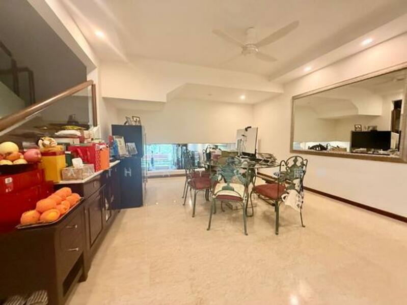 Island View Condominium For Sale at S$ 5,200,000 | PropertyGuru Singapore - Dining Room
