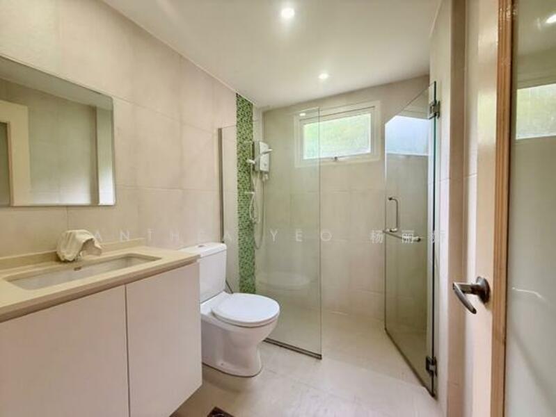 Island View Condominium For Sale at S$ 5,200,000 | PropertyGuru Singapore - Bathroom