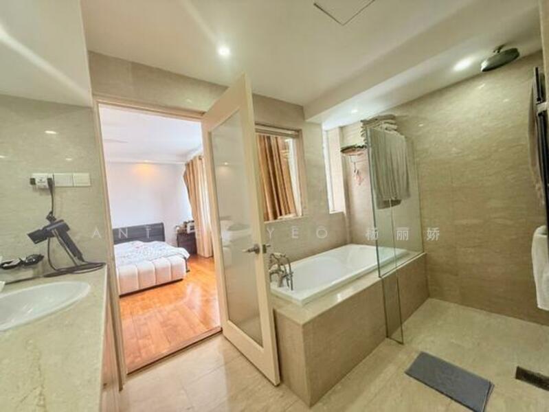 Island View Condominium For Sale at S$ 5,200,000 | PropertyGuru Singapore - Bathroom