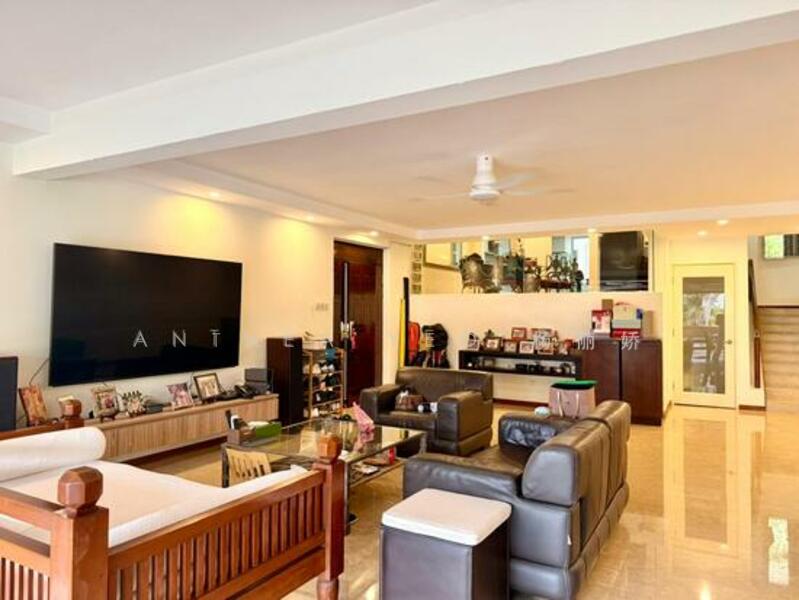 Island View Condominium For Sale at S$ 5,200,000 | PropertyGuru Singapore - Living Room