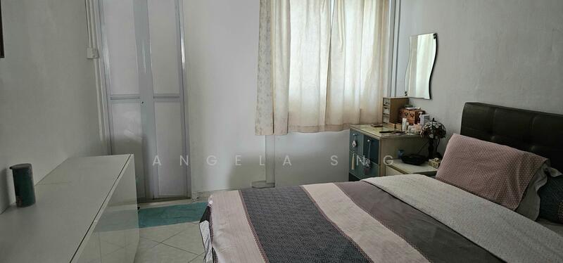 442 Clementi Avenue 3 HDB Flat For Sale at S$ 600,000 | PropertyGuru Singapore - Bedroom