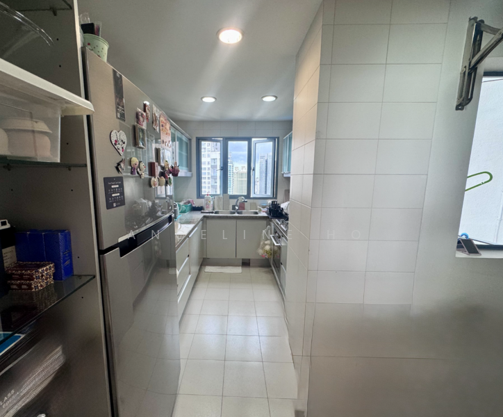 Urbana Condominium For Sale at S$ 4,900,000 | PropertyGuru Singapore - Kitchen