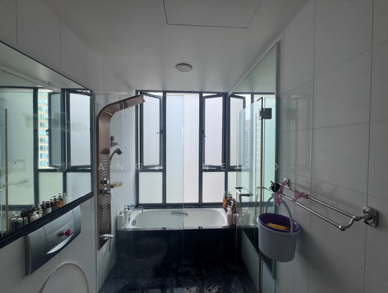 Urbana Condominium For Sale at S$ 4,900,000 | PropertyGuru Singapore - Bathroom