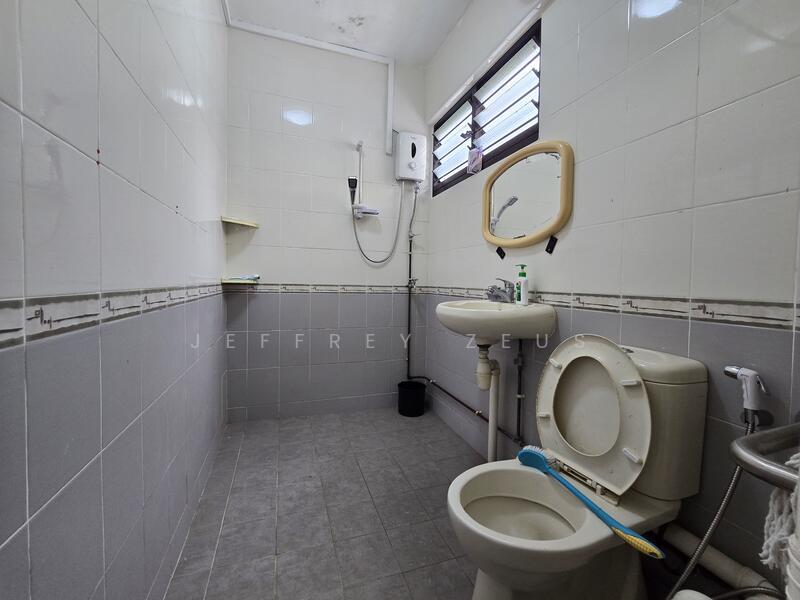 906 Tampines Avenue 4 HDB Flat For Sale at S$ 658,000 | PropertyGuru Singapore