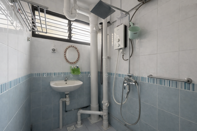 806 King George's Avenue HDB Flat For Sale at S$ 508,888 | PropertyGuru Singapore - Bathroom