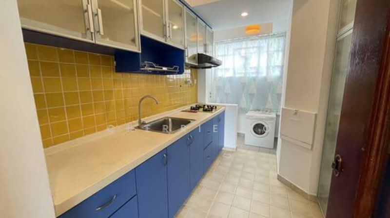West Bay Condo, 50 West Coast Crescent, 2 Bedrooms, 871 sqft, Condominium For Rent, by Cherrie Ho, 500050198 - Kitchen - PropertyGuru.com.sg