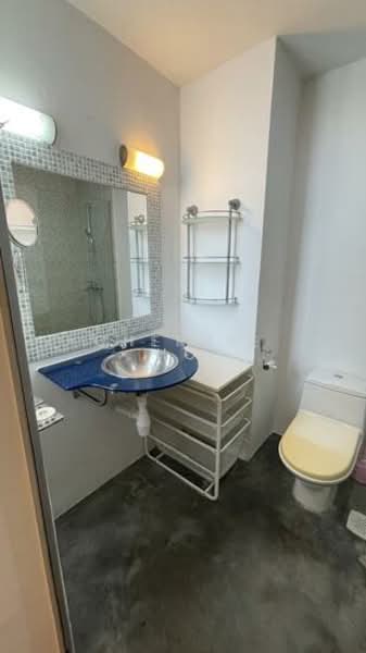 West Bay Condo, 50 West Coast Crescent, 2 Bedrooms, 871 sqft, Condominium For Rent, by Cherrie Ho, 500050198 - Master Bathroom - PropertyGuru.com.sg