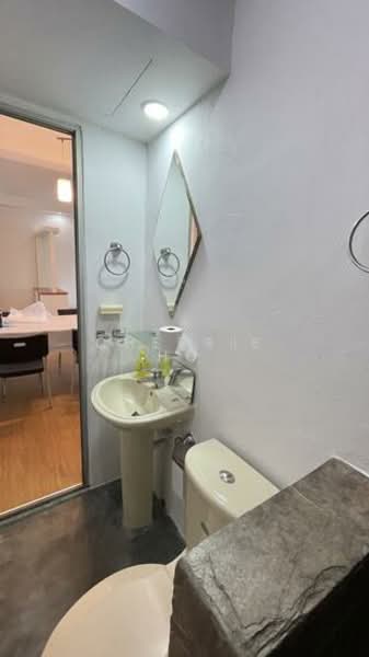 West Bay Condo, 50 West Coast Crescent, 2 Bedrooms, 871 sqft, Condominium For Rent, by Cherrie Ho, 500050198 - Common Bathroom - PropertyGuru.com.sg