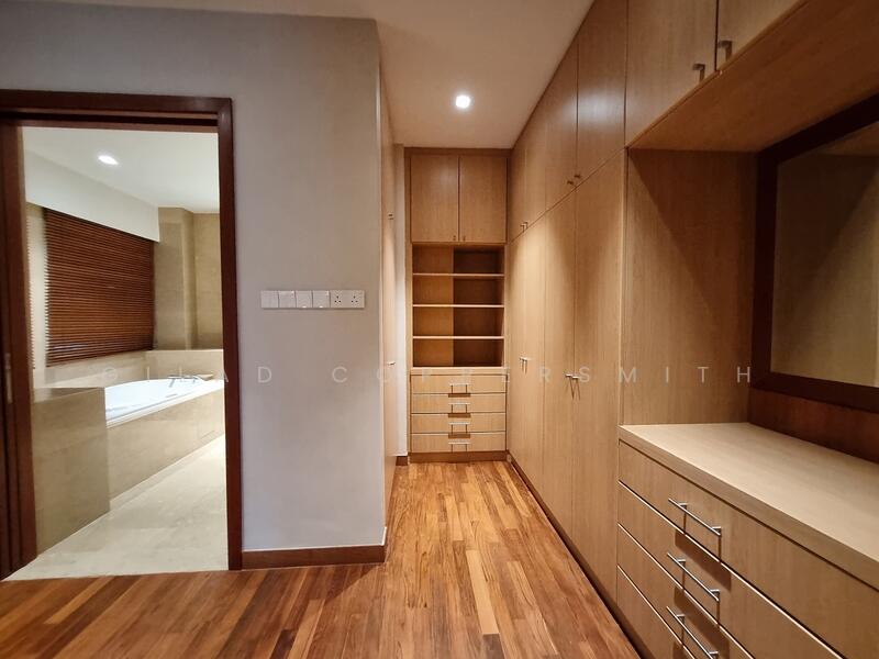 Cluny Park, 53 Cluny Park, 5 Bedrooms, 7,736 sqft, Detached House For Rent, by Gilad Coppersmith, 500050199 - Bathroom - PropertyGuru.com.sg