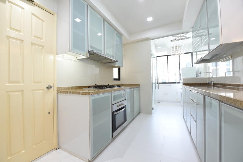Spring Grove, 53 Grange Road, 3 Bedrooms, 1,389 sqft, Condominium For Rent, by Sherlene Tay, 500050209 - Kitchen - PropertyGuru.com.sg