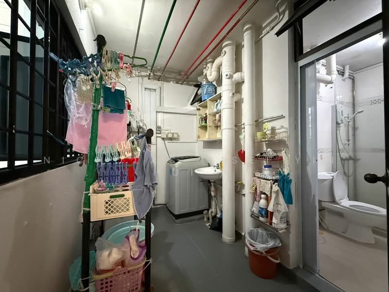 154 Gangsa Road HDB Flat For Sale at S$ 820,000 | PropertyGuru Singapore - Bathroom