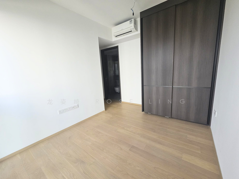 Piccadilly Grand Condominium For Sale at S$ 2,280,000 | PropertyGuru Singapore - Master Bedroom