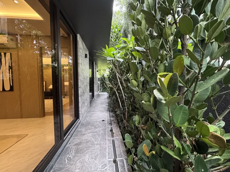 Last unit- Brand New & luxury Corner Terrace, 5 levels with Lift, living hall double volume ceiling, walk to Novena MRT - call 8130 3636 to view now!, 6 Bedrooms, 6,926 sqft, Terraced House For Sale, by Kim Yan 金燕, 500050269 - Exterior - PropertyGuru.com.sg