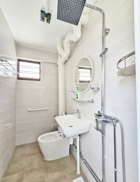 166 Bishan Street 13 HDB Flat For Sale at S$ 699,000 | PropertyGuru Singapore - Bathroom