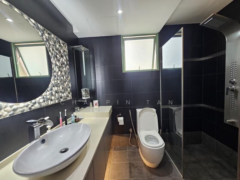 Tiara Apartment For Sale at S$ 3,880,000 | PropertyGuru Singapore - Bathroom