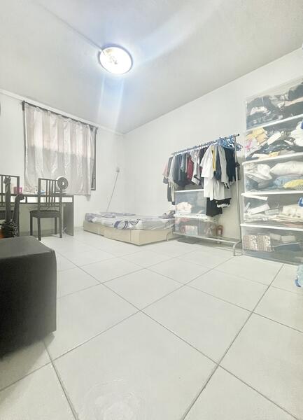 59 Lorong 5 Toa Payoh HDB Flat For Sale at S$ 350,000 | PropertyGuru Singapore - Bedroom