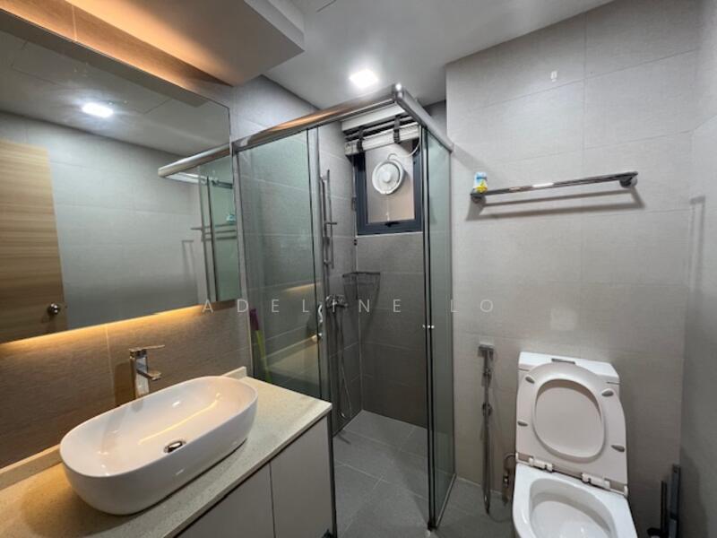 Carissa Park Condo, 2 Flora Drive, 3 Bedrooms, 1,324 sqft, Condominium For Rent, by Adeline Lo, 500050384 - Bathroom - PropertyGuru.com.sg