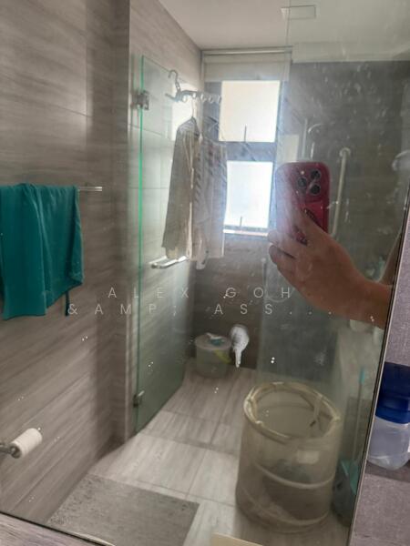 Trilive Condominium For Sale at S$ 1,650,000 | PropertyGuru Singapore - Bathroom