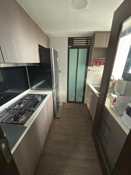 Riverparc Residence Executive Condominium For Sale at S$ 1,649,900 | PropertyGuru Singapore - Kitchen