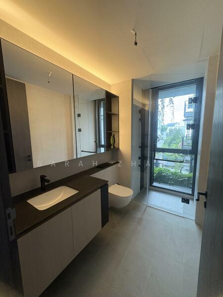Jervois Mansion, 4 Jervois Close, 3 Bedrooms, 1,003 sqft, Condominium For Rent, by Sarah Zhang, 500050424 - Common bathroom  - PropertyGuru.com.sg