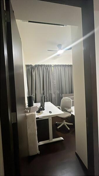 Forett at Bukit Timah, 32B Toh Tuck Road, Room Rental, 120 sqft, Condominium For Rent, by Lynn Chiam, 500050436 - Room with study table and single bed  - PropertyGuru.com.sg
