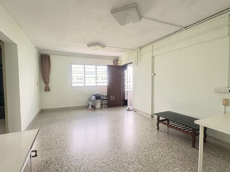576 Ang Mo Kio Avenue 10, 576 Ang Mo Kio Avenue 10, 3 Bedrooms, 979 sqft, HDB Flat For Sale, by Karen Goi, 500050492 - Living Room - PropertyGuru.com.sg