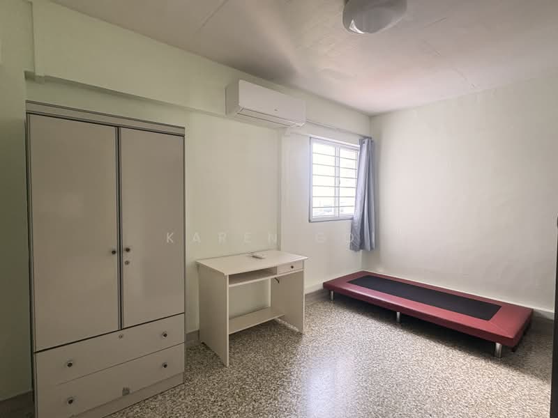 576 Ang Mo Kio Avenue 10, 576 Ang Mo Kio Avenue 10, 3 Bedrooms, 979 sqft, HDB Flat For Sale, by Karen Goi, 500050492 - Bedroom - PropertyGuru.com.sg