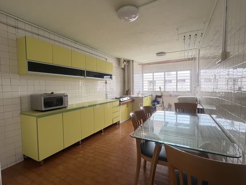576 Ang Mo Kio Avenue 10, 576 Ang Mo Kio Avenue 10, 3 Bedrooms, 979 sqft, HDB Flat For Sale, by Karen Goi, 500050492 - Kitchen - PropertyGuru.com.sg