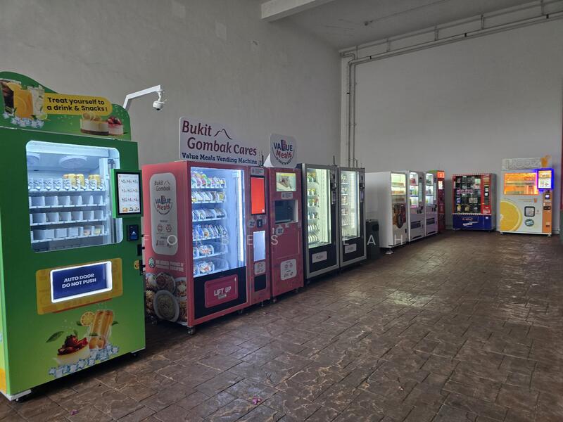 The Hillside, Upper Bukit Timah Road, 4 Bedrooms, 1,518 sqft, Condominium For Rent, by Forbes Seah, 500050497 - PropertyGuru.com.sg