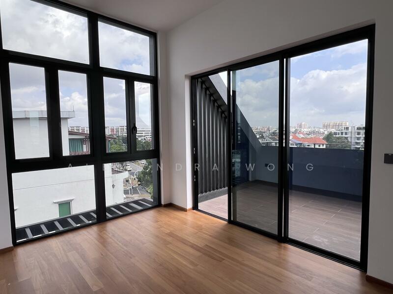 Junior or can used master , come with ba