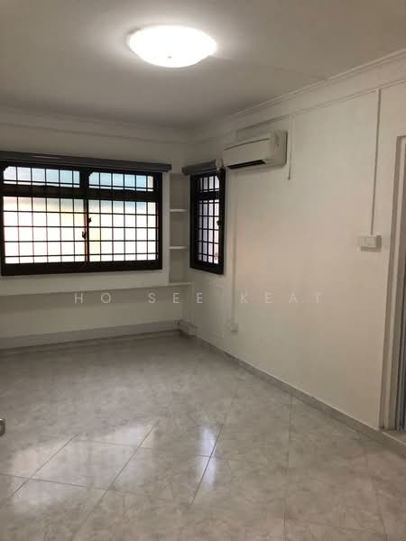 182 Stirling Road HDB Flat For Sale at S$ 928,000 | PropertyGuru Singapore - Master bedroom with attached toilet