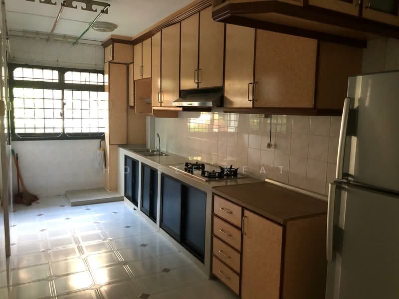 182 Stirling Road HDB Flat For Sale at S$ 928,000 | PropertyGuru Singapore - Kitchen