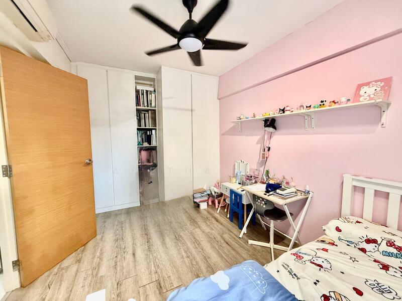 651 Pasir Ris Drive 10 HDB Flat For Sale at S$ 880,000 | PropertyGuru Singapore - Bedroom