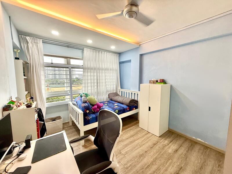 651 Pasir Ris Drive 10 HDB Flat For Sale at S$ 880,000 | PropertyGuru Singapore - Bedroom