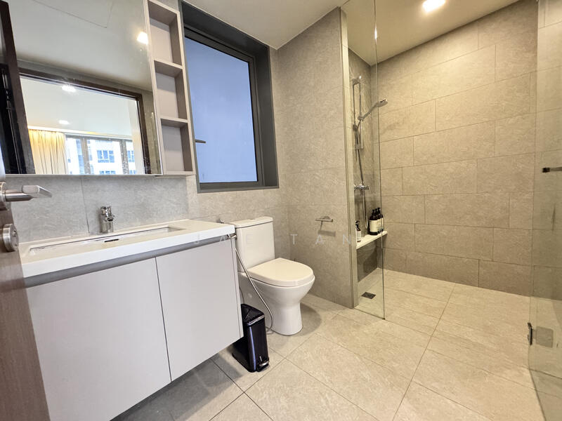 The Visionaire, 174 Canberra Drive, 3 Bedrooms, 980 sqft, Executive Condominium For Rent, by Jae Tan, 500050611 - Master Bathroom - PropertyGuru.com.sg