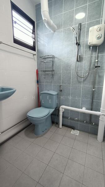 805 Tampines Avenue 4, 805 Tampines Avenue 4, Room Rental, 150 sqft, HDB Flat For Rent, by Chee Hui Lee, 500050624 - Bathroom - PropertyGuru.com.sg