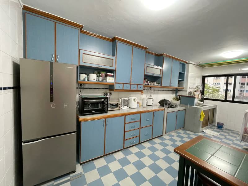 351 Clementi Avenue 2, 351 Clementi Avenue 2, 2 Bedrooms, 883 sqft, HDB Flat For Sale, by Charlene Chai, 500050654 - Kitchen - PropertyGuru.com.sg