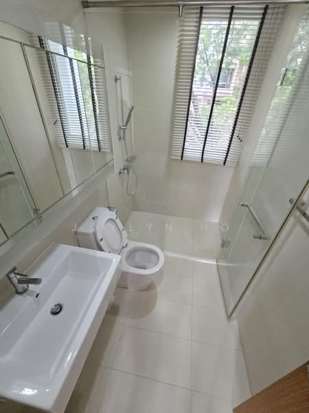 Floridian, 977 Bukit Timah Road, 3 Bedrooms, 1,658 sqft, Condominium For Rent, by Joylyn Ho, 500050662 - Bathroom - PropertyGuru.com.sg