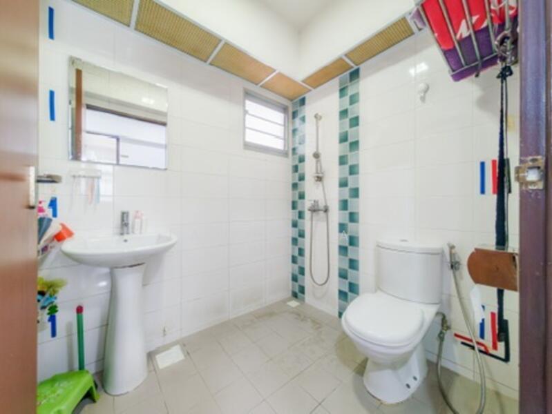803B Keat Hong Close HDB Flat For Sale at S$ 618,000 | PropertyGuru Singapore - Bathroom
