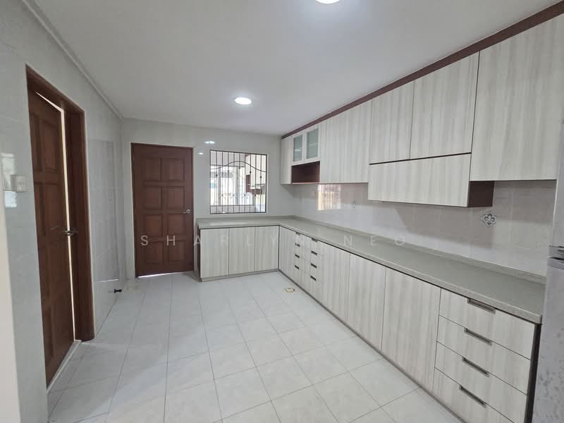 Tembeling Road Terrace House, Tembeling Road, 4 Bedrooms, 2,500 sqft, Terraced House For Rent, by Sharlyn Neo, 500050666 - Kitchen - PropertyGuru.com.sg