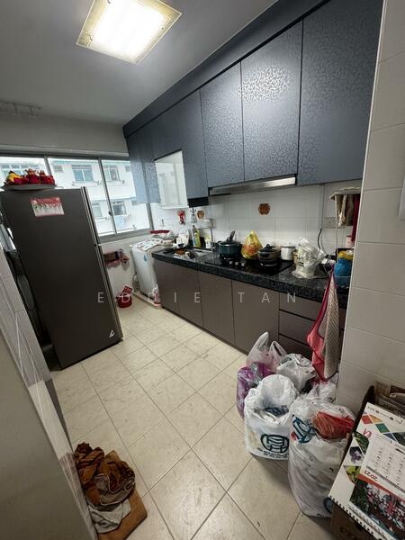 423 Clementi Avenue 1 HDB Flat For Sale at S$ 480,000 | PropertyGuru Singapore - Kitchen