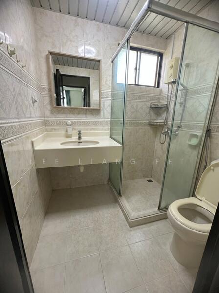 Hillview Heights, 27 Hillview Avenue, 3 Bedrooms, 990 sqft, Condominium For Rent, by Lee Liang Fei, 500050693 - Bathroom - PropertyGuru.com.sg