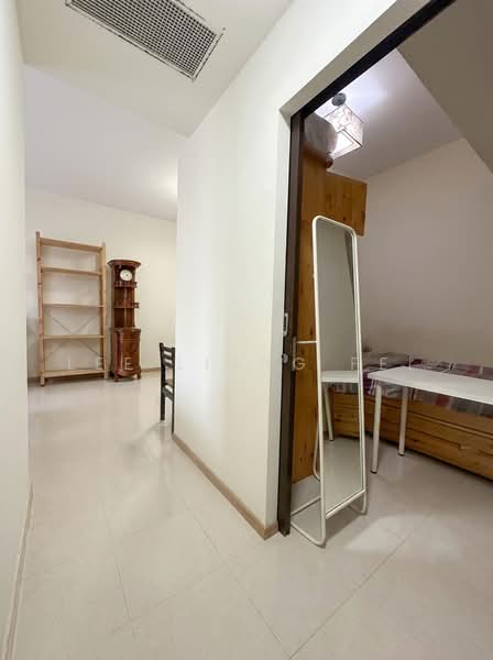 Hillview Heights, 27 Hillview Avenue, 3 Bedrooms, 990 sqft, Condominium For Rent, by Lee Liang Fei, 500050693 - Hallway - PropertyGuru.com.sg