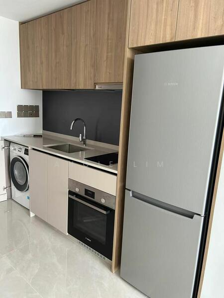 Dairy Farm Residences Condominium For Sale at S$ 1,320,000 | PropertyGuru Singapore - Kitchen